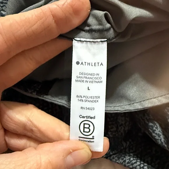 Athleta Topanga Printed Jumpsuit in Viper Black Size: L - Picture 11 of 12